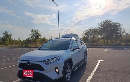 Toyota RAV4, 2022 год, 3 599 999 рублей, 3 фотография
