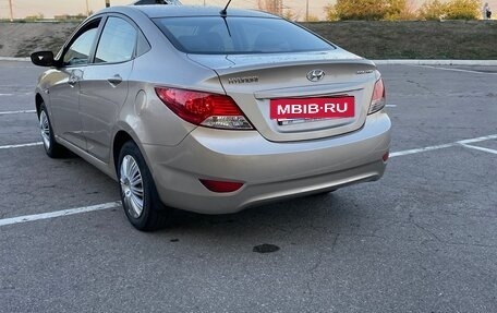 Hyundai Solaris II рестайлинг, 2011 год, 615 000 рублей, 5 фотография