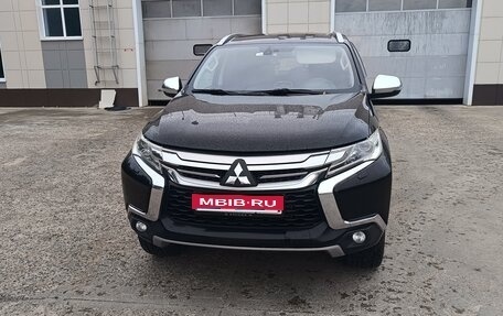 Mitsubishi Pajero Sport III рестайлинг, 2017 год, 2 100 000 рублей, 1 фотография