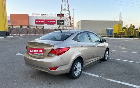 Hyundai Solaris II рестайлинг, 2011 год, 615 000 рублей, 4 фотография