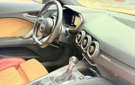 Audi TT, 2015 год, 3 200 000 рублей, 24 фотография