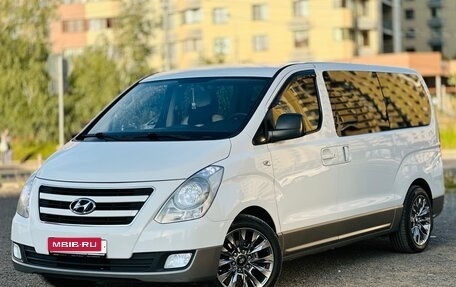 Hyundai H-1 II рестайлинг, 2016 год, 2 595 000 рублей, 2 фотография