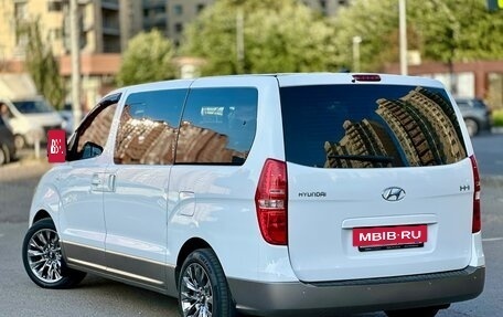 Hyundai H-1 II рестайлинг, 2016 год, 2 595 000 рублей, 7 фотография