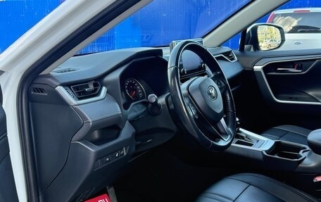 Toyota RAV4, 2020 год, 2 950 000 рублей, 13 фотография