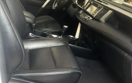 Toyota RAV4, 2014 год, 1 840 000 рублей, 7 фотография