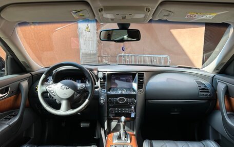 Infiniti QX70, 2016 год, 3 590 000 рублей, 14 фотография