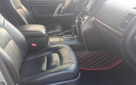 Toyota Land Cruiser 200, 2015 год, 4 099 000 рублей, 9 фотография
