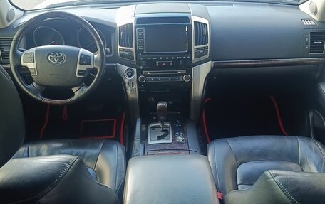 Toyota Land Cruiser 200, 2015 год, 4 099 000 рублей, 10 фотография