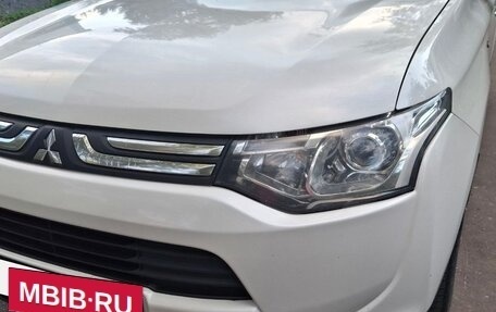 Mitsubishi Outlander III рестайлинг 3, 2013 год, 1 799 999 рублей, 10 фотография