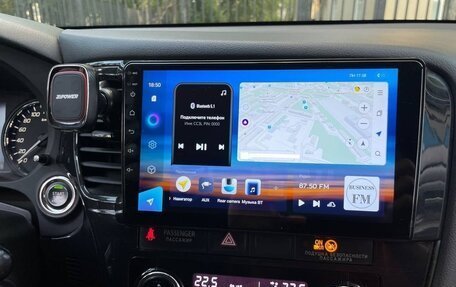 Mitsubishi Outlander III рестайлинг 3, 2013 год, 1 799 999 рублей, 18 фотография
