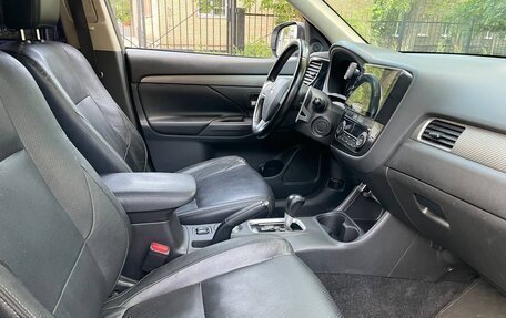 Mitsubishi Outlander III рестайлинг 3, 2013 год, 1 799 999 рублей, 20 фотография