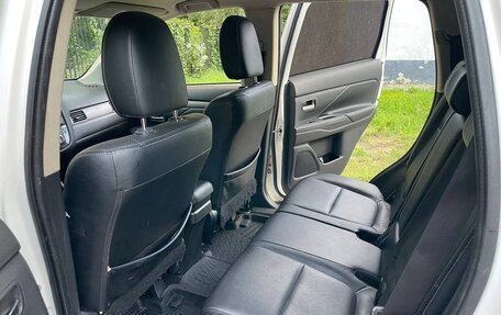 Mitsubishi Outlander III рестайлинг 3, 2013 год, 1 799 999 рублей, 22 фотография