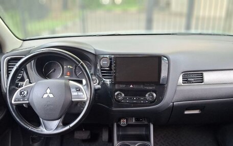 Mitsubishi Outlander III рестайлинг 3, 2013 год, 1 799 999 рублей, 17 фотография
