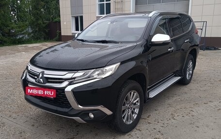 Mitsubishi Pajero Sport III рестайлинг, 2017 год, 2 100 000 рублей, 2 фотография