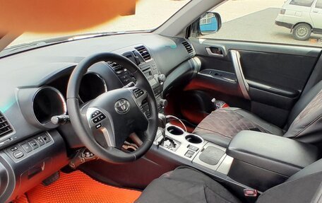 Toyota Highlander III, 2013 год, 2 050 000 рублей, 9 фотография