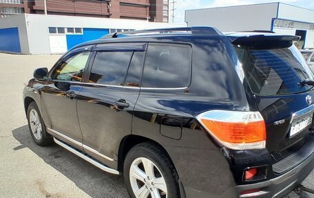 Toyota Highlander III, 2013 год, 2 050 000 рублей, 5 фотография