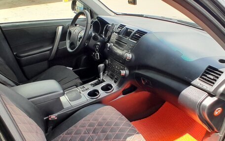 Toyota Highlander III, 2013 год, 2 050 000 рублей, 10 фотография