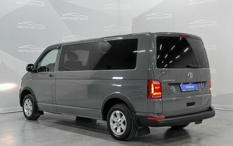 Volkswagen Caravelle T6 рестайлинг, 2019 год, 1 920 000 рублей, 2 фотография