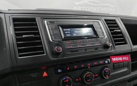 Volkswagen Caravelle T6 рестайлинг, 2019 год, 1 920 000 рублей, 17 фотография