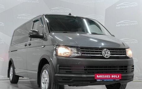 Volkswagen Caravelle T6 рестайлинг, 2019 год, 1 920 000 рублей, 21 фотография