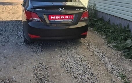 Hyundai Solaris II рестайлинг, 2015 год, 850 000 рублей, 2 фотография