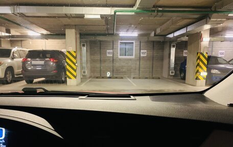 Toyota Prius IV XW50, 2016 год, 2 080 000 рублей, 13 фотография