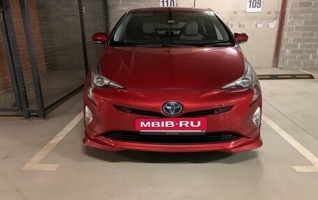Toyota Prius IV XW50, 2016 год, 2 080 000 рублей, 2 фотография