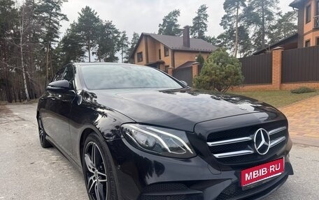 Mercedes-Benz E-Класс, 2017 год, 3 260 000 рублей, 1 фотография