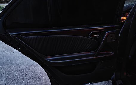 Mercedes-Benz E-Класс, 1996 год, 600 000 рублей, 8 фотография