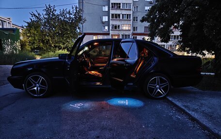 Mercedes-Benz E-Класс, 1996 год, 600 000 рублей, 2 фотография