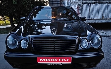 Mercedes-Benz E-Класс, 1996 год, 600 000 рублей, 3 фотография