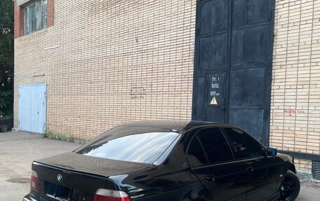 BMW 5 серия, 2002 год, 699 999 рублей, 3 фотография
