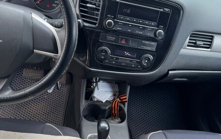 Mitsubishi Outlander III рестайлинг 3, 2012 год, 1 070 000 рублей, 9 фотография