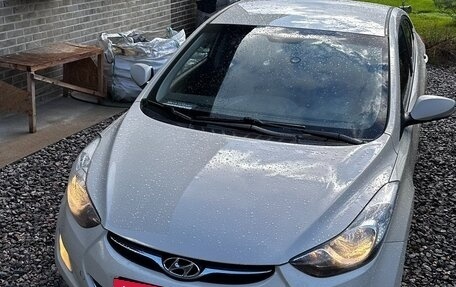 Hyundai Elantra V, 2012 год, 717 000 рублей, 2 фотография