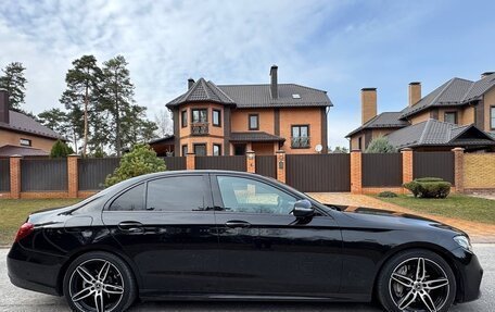 Mercedes-Benz E-Класс, 2017 год, 3 260 000 рублей, 4 фотография