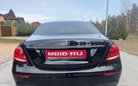 Mercedes-Benz E-Класс, 2017 год, 3 260 000 рублей, 7 фотография