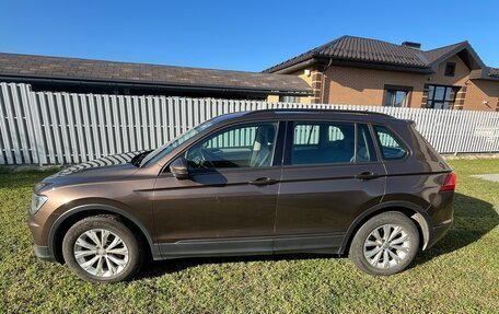 Volkswagen Tiguan II, 2020 год, 2 100 000 рублей, 2 фотография