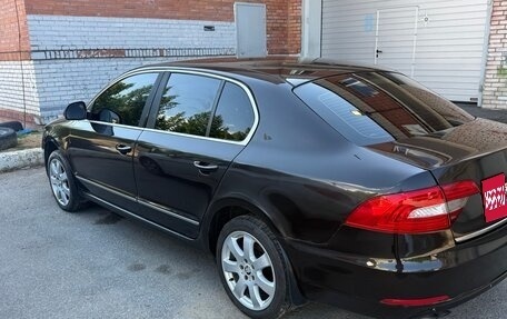Skoda Superb III рестайлинг, 2013 год, 850 000 рублей, 3 фотография