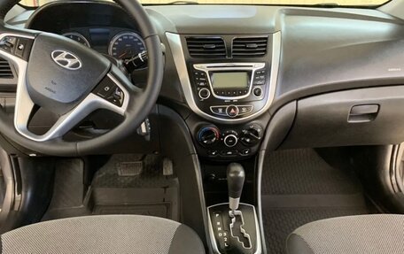 Hyundai Solaris II рестайлинг, 2013 год, 900 000 рублей, 4 фотография