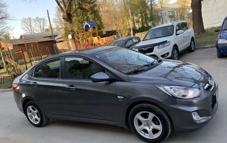 Hyundai Solaris II рестайлинг, 2013 год, 900 000 рублей, 7 фотография