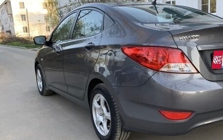 Hyundai Solaris II рестайлинг, 2013 год, 900 000 рублей, 5 фотография
