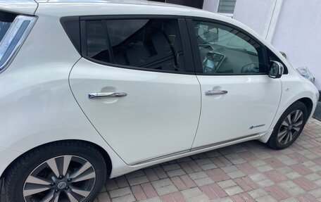 Nissan Leaf I, 2015 год, 1 500 000 рублей, 24 фотография