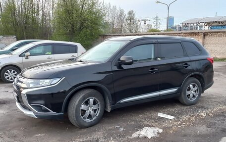 Mitsubishi Outlander III рестайлинг 3, 2015 год, 1 650 000 рублей, 6 фотография