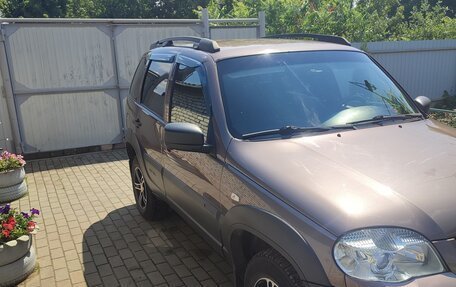 Chevrolet Niva I рестайлинг, 2018 год, 815 000 рублей, 2 фотография