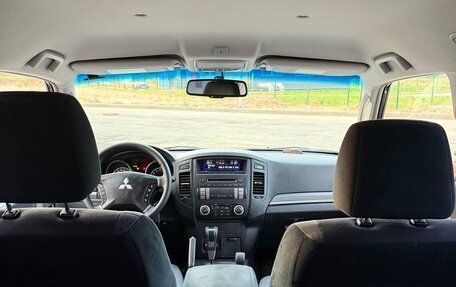 Mitsubishi Pajero IV, 2008 год, 1 850 000 рублей, 17 фотография
