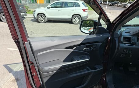 Honda Pilot III рестайлинг, 2016 год, 3 300 000 рублей, 14 фотография