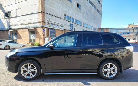 Mitsubishi Outlander III рестайлинг 3, 2013 год, 1 300 000 рублей, 4 фотография