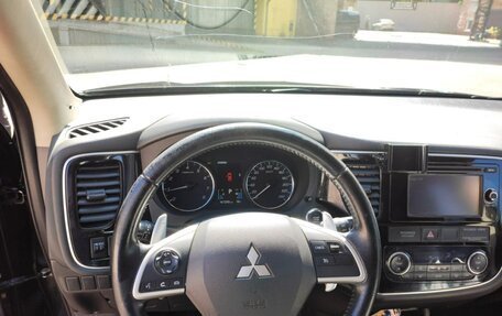 Mitsubishi Outlander III рестайлинг 3, 2013 год, 1 300 000 рублей, 12 фотография