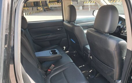 Mitsubishi Outlander III рестайлинг 3, 2013 год, 1 300 000 рублей, 11 фотография
