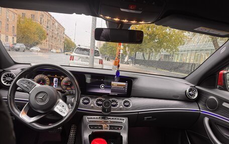 Mercedes-Benz E-Класс, 2018 год, 2 900 000 рублей, 5 фотография
